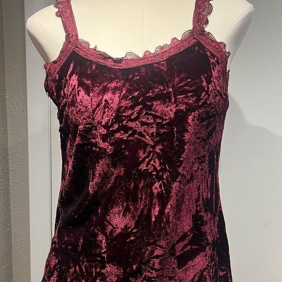 Paparazzi Red Velvet Tank Top with Lace Trim - Picture 1 of 9